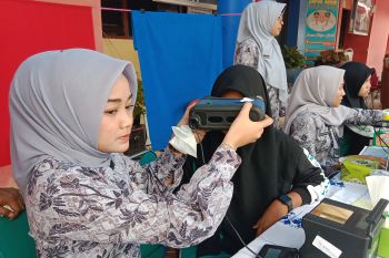 Disdukcapil Agam rekam data  450 siswa pada peluncuran pekan pelayanan perekaman KTP (Video)