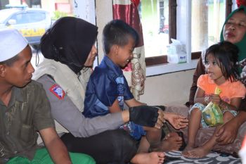 Polres beri "trauma healing" korban kerusuhan Jember