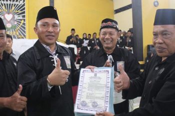 Bupati Parosil dianugerahi sebagai warga kehormatan pratama dari PSHT Pusat