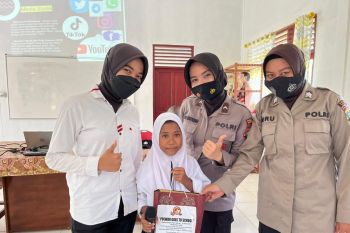 Polwan Natuna tumbuhkan jiwa nasionalisme pelajar perbatasan