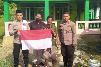 Satgas Madago Raya  tanamkan nilai Pancasila dengan 10 juta bendera