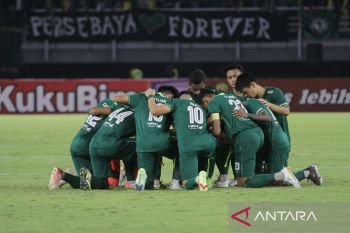 Pelatih Persebaya FC syukuri pergeseran jadwal pertandingan malam ke sore
