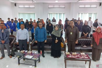 Seminar Nasional Informasi Publik dan Isu Terkini Pemilu 2024 di Bukittinggi