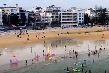 80.000 turis terjebak di Sanya, China