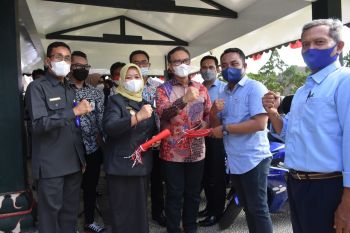Pemkab Sleman gencar membagikan bendera Merah Putih untuk sambut HUT RI