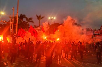 Buruh tinggalkan Gedung DPR