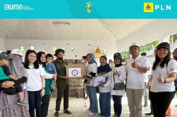 PLN Suluttenggo salurkan bantuan TJSL bencana alam banjir  bandang