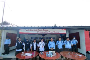 Lapas-BNNK geledah blok dan tes urine napi dan petugas