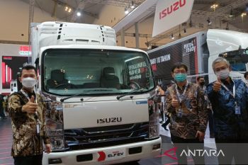 Isuzu akan pamerkan Elf elektrik di GIIAS 2024