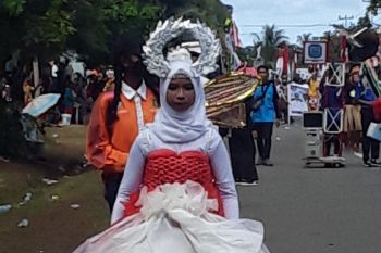 3.500 pelajar dan mahasiswa Biak Numfor ikuti Karnaval Kemerdekaan RI