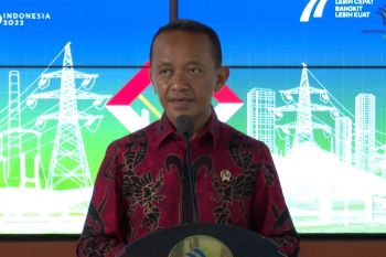 Menteri Investasi minta masyarakat bersiap-siap kalau harga BBM harus naik