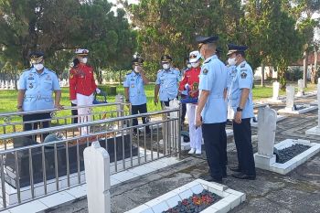 Hormati jasa pahlawan, pegawai pemasyarakatan ziarah ke makam pahlawan