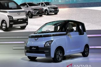 Wuling luncurkan mobil listrik perdana seharga Rp238 juta