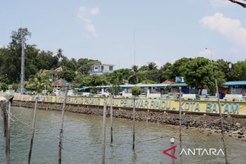 Warga Malaysia dan Singapura ikut meriahkan lomba sampan layar HUT RI