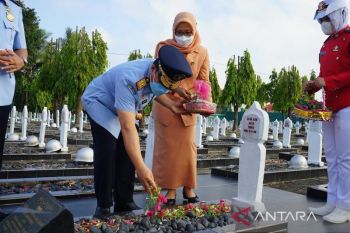Kakanwil Kemenkumham Sumsel pimpin upacara tabur bunga di TMP Ksatria Ksetra Siguntang
