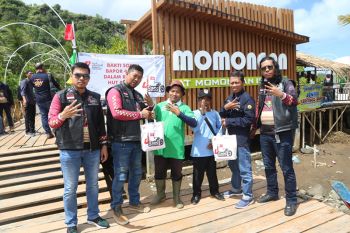Sambut HUT Ke-77 RI, Bapor 4Gass Pertamina Cilacap bagikan seratusan paket sembako