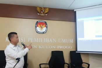 KPU Kulon Progo menerjunkan 26 personel verifikasi administrasi parpol