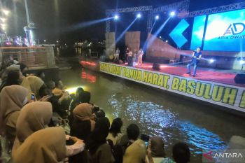 Lagu "Kenangan Terindah" tutup Festival Pasar Terapung