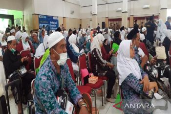 Kloter terakhir Debarkasi Solo tiba di Tanah Air