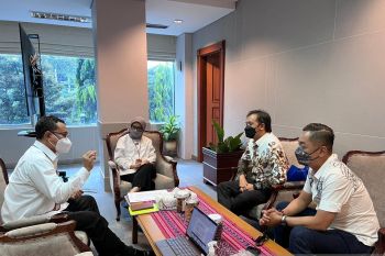 Temui KemenPAN RB, Wako Erman Safar perjuangkan nasib pegawai kontrak di Bukittinggi