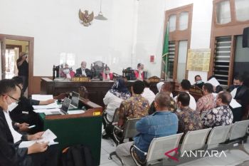 Jaksa KPK menghadirkan 10 saksi dari pegawai dalam sidang dugaan suap auditor BPK