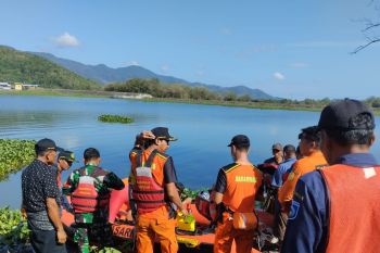 Niat mencari ikan di Bendungan Pengga, seorang warga ditemukan tewas tersangkut jaring