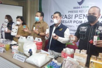 POM Pekanbaru temukan kosmetik ilegal senilai lebih dari Rp1,5 miliar