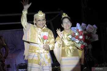 Jeffry dorong ASN pakai tenun ikat tradisional sepe