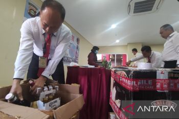 Polisi tangkap pemilik toko mebel jual miras secara ilegal di Palembang