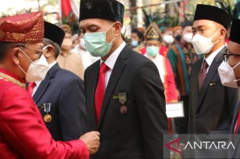 Peringatan HUT ke-77 RI, 6 Insan PLN Raih Penghargaan Satyalancana dari Presiden Jokowi
