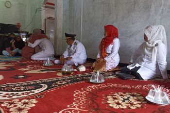 Kemerdekaan RI - Orang tua pembawa baki Paskibraka meninggal dunia