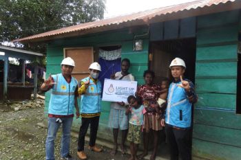 PLN Papua beri sambungan listrik gratis ke warga dalam rangka HUT RI