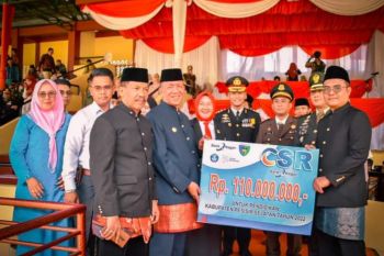 Bank Nagari kucurkan Rp110 juta untuk pendidikan Pesisir Selatan