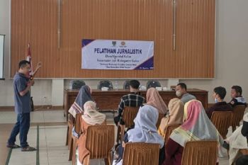 PWI Kudus gelar literasi media  masuk desa