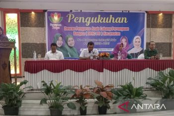 Ratusan DPAC Perempuan Bangsa di Inhu dikukuhkan