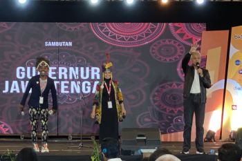 Remaja jangan tergesa-gesa nikah, kata Ganjar