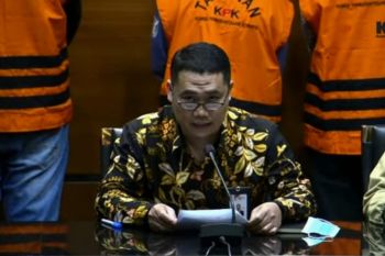 Rektor Universitas Lampung ditetapkan  sebagai tersangka suap oleh KPK
