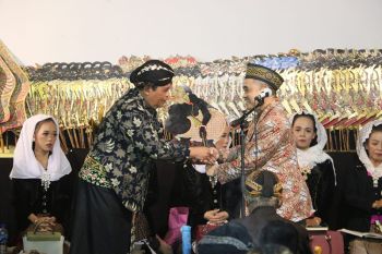UMP adakan pergelaran wayang kulit semalam suntuk