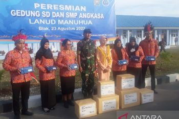 Kasau resmikan SD-SMP Angkasa Lanud Manuhua Biak Numfor