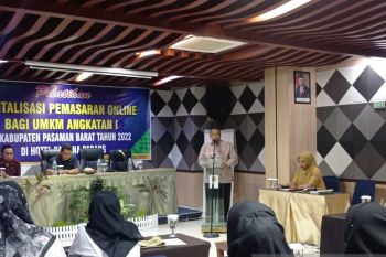 Pemkab Pasbar latih pelaku UMKM digitalisasi pemasaran secara online
