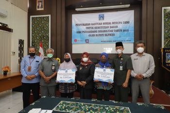 Sleman serahkan bansos bagi penyandang disabilitas senilai Rp1,9 miliar