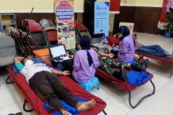 HUT RI, Biskuit Kokola gelar donor darah