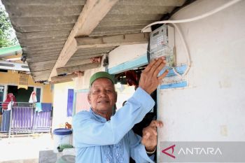 HUT RI Ke 77, 102 Rumah Nyalakan Listrik Gratis PLN di Lampung