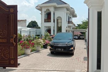 KPK sita uang tunai dari rumah mewah Rektor Unila