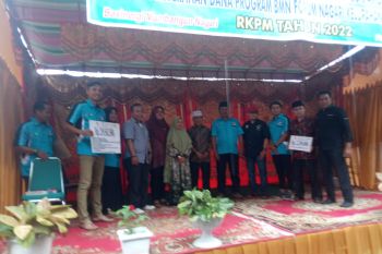 Semen Padang serahkan dana BMN Rp215 juta untuk Forum Nagari Koto Lalang