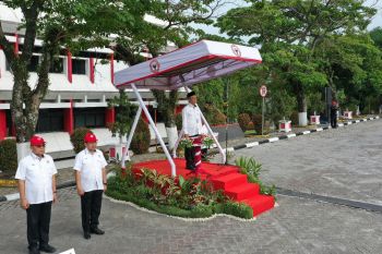 Dirut PT Semen Padang ajak insan perusahaan tingkatkan etos kerja hadapi persaingan