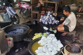 Dewan Kesenian Palembang berikan pelatihan membuat kain khas jumputan