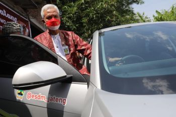 Ganjar Pranowo mulai gunakan mobil listrik di Pemprov Jateng