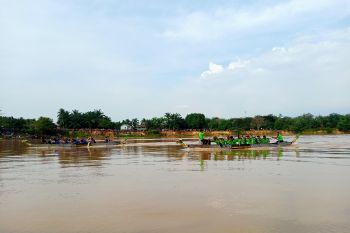 Lomba perahu naga warnai Festival Kenduri Swarnabhumi di Batanghari