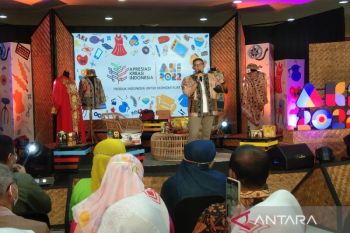 Menparekraf sebut 30 juta UMKM ditargetkan adopsi digitalisasi di 2023